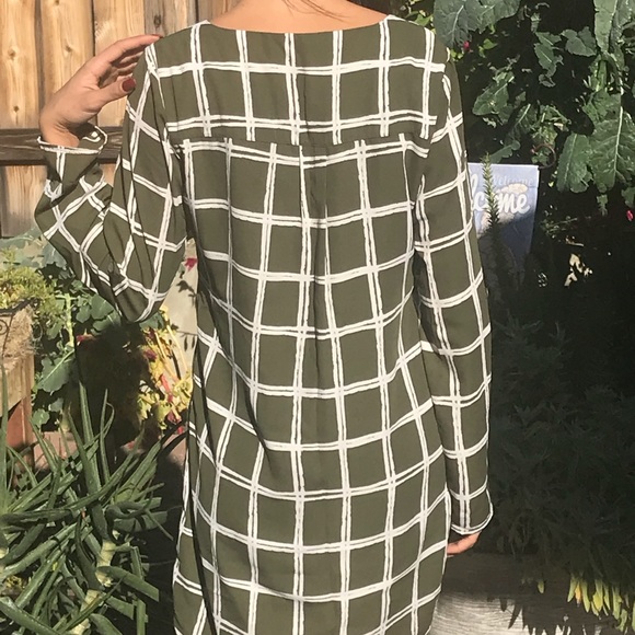 SOLD! Olive Green Sheath Mini - Picture 4 of 7